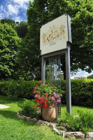 Villa Raffaello Park Hotel Отели рядом со станцией Train Station Assisi