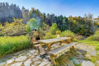 Charming Waitsfield Escape 10 Mi to Sugarbush! - parking