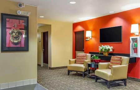 Extended Stay America Select Suites - Hartford - Manchester Отели рядом с достопримечательностью «Парк Сентер Спрингс»
