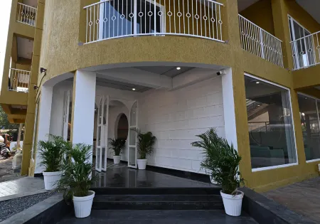 Bedzzz Xclusiv Morjim, Goa by Leisure Hotels