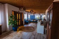 Mar Egeu Arte & Pouso