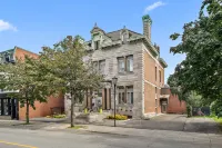 Hotel Auberge Manoir Ville Marie Hôtels à : Longueuil