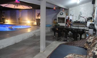 Pousada Captain Morgan Pontal do Sul com Piscina