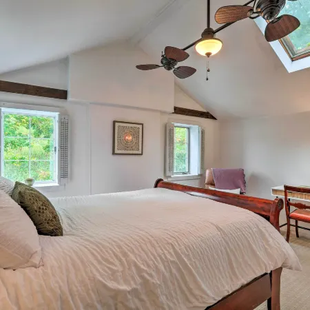 Historic Home in Lambertville Walk to Bridge