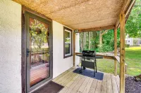 3 Mi to Seneca Lake: Couple's Apt w/ River Access - 3-Star