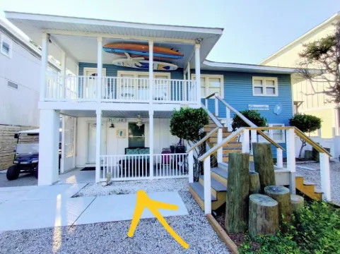 SurfsUp HiTide! Steps From The Beach! Hotels in Surfside Beach
