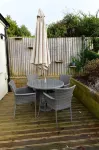 2Bd Garden Home - A Short Walk to Stonehenge - Bungalows