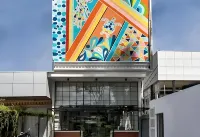 S Loft Manado Отели в г. 