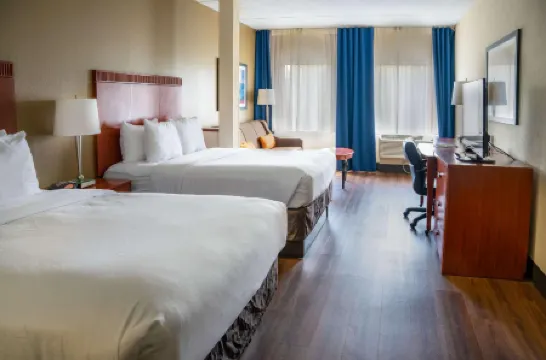 Comfort Suites Outlet Center Отели рядом с Аэропорт Ашевилле