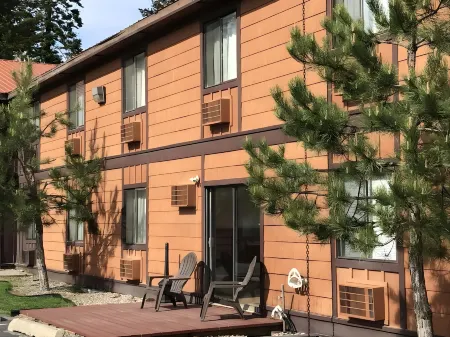 FairBridge Inn and Suites Sandpoint Отели в г. Сагл