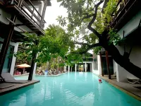 Paragon Inn
