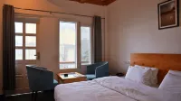 Hotel Dwaper A Premium Property Near Mall Road - 2 ดาว