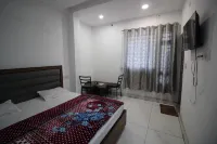 Hotel Classic Bar & Restaurant Hotels near Aggarwal Fashion mall