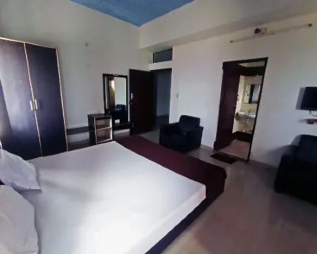 Savanur Deluxe Lodge 達文蓋雷縣酒店