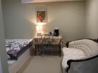 Ivy Den Hotels in Oakville