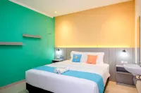 Sans Hotel Triplets Jogja Expo Center - 3 ดาว