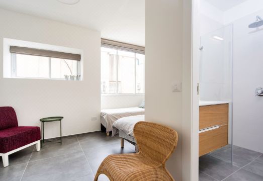 Modern 아파트 주차 시설