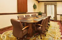 Holiday Inn Express & Suites Vernon College Area (Hwy 287)