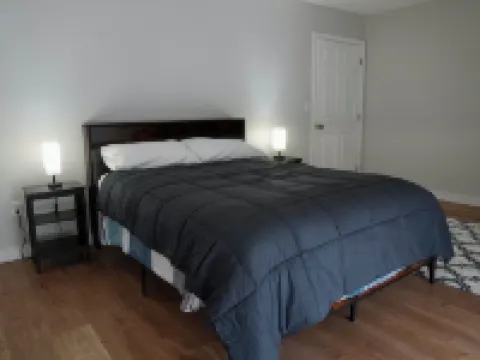 Cozy 2-bedroom stay in enchanting Smithfield with AC, WiFi Hotels in Smithfield