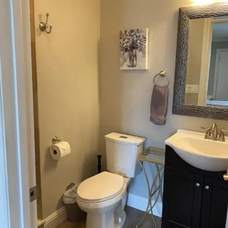 High End Guest House by I-5, Bethel, Simpson