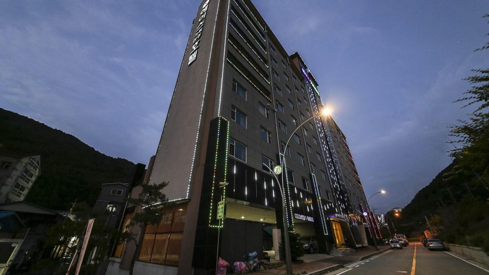 Jeongsun Ace Family Tourist Hotel