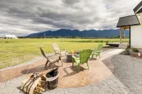 Kalispell Mountain Getaway w/ Hot Tub & Fire Pit! - 民泊