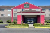 Evergreen Inn & Suites Hotels in Monroe