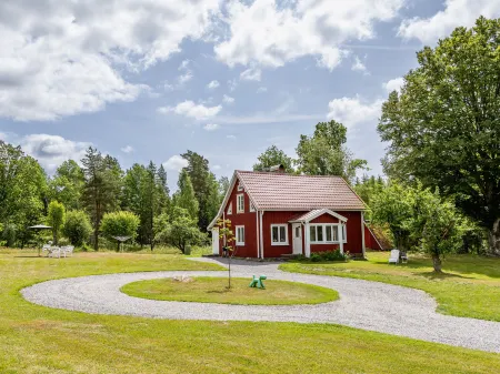 Skogstorp Ledja Отели в г. Holmsjo