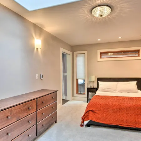 Quiet & Cozy Eureka Home Near Sequoia Park & Zoo!