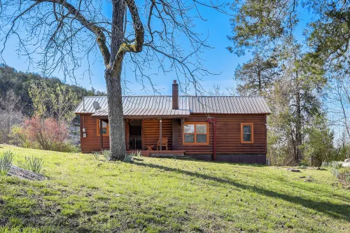 Serene Guion Cabin < 1 Mi to the White River! - Homestays