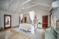 6 beds 8 bathroom St Croix Gorgeous view of the Caribbean Sea to Rain Forest