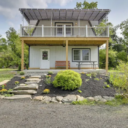 Fire Pit + on-Site Pond: Hudson Valley Home!