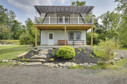 Fire Pit + on-Site Pond: Hudson Valley Home! - Wifi