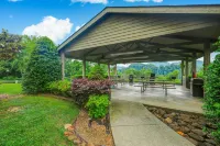 Smoky Mountain Bliss Whispering Pines 323