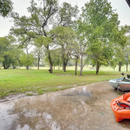 Riverfront Cuero Vacation Home w/ Spacious Deck!