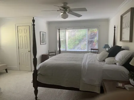 Riverbend; 5 BR House on Mt. Mitchell Golf Course