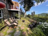 Gem of the Berkshires. Mountain View. Short walk to lake & downtown. Các khách sạn gần Dolliver House