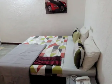 Hotel le Senateur Отели в г. Abomey Calavi