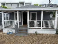 New to VRBO! Cute 2 bedroom cottage just steps from the beach! Hotels in Hampton