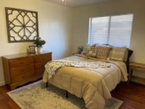 Cozy Home With Sunroom Hotels in Porterville