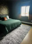 Stylish/Cozy 2 BR Art Deco Retreat- Wifi, AC, Central Location!