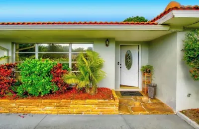 Charming Clearwater Family Home w pool Hotels near LOFT