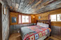 Vintage Cabin Near Steamboat with Mountain Views and Hot Tub Access