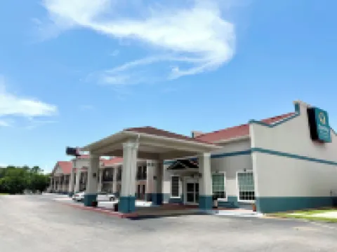 Quality Inn & Suites Greenville I-65 Hotels in Greenville