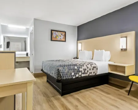 Econo Lodge Inn & Suites Cayce I-26 Airport Hotels in Cayce