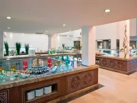 Crystal Tat Beach Golf Resort & Spa فنادق في Serik