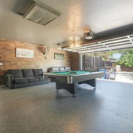 Spacious Sleeps 20 with Heated Pool & Game Room by Uptown Dallas