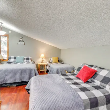 Peaceful Cabin Retreat: Minutes from Cloudcroft!