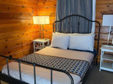 Crest Lodge Historic Mountain Inn Hotels in Crestline