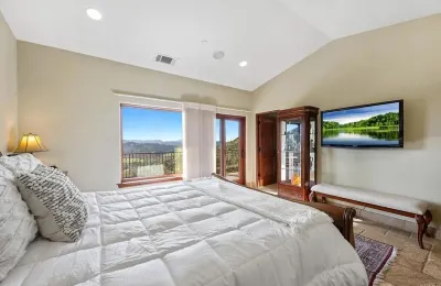 Retreat with stunning views: breathtaking, peaceful and soul healing Hotels near Poway